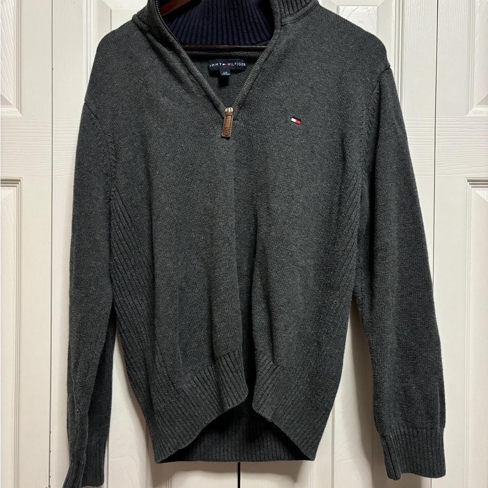 Tommy Hilfiger Men's Gray Sweater